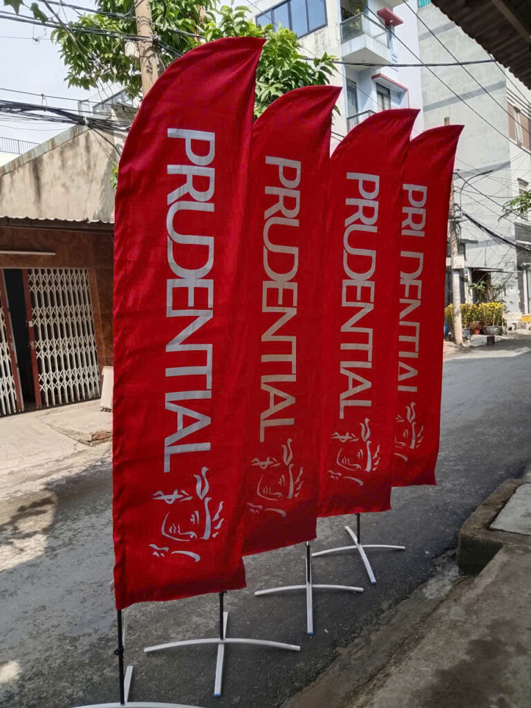Cờ phướn quảng cáo nổi bật ngoài trời