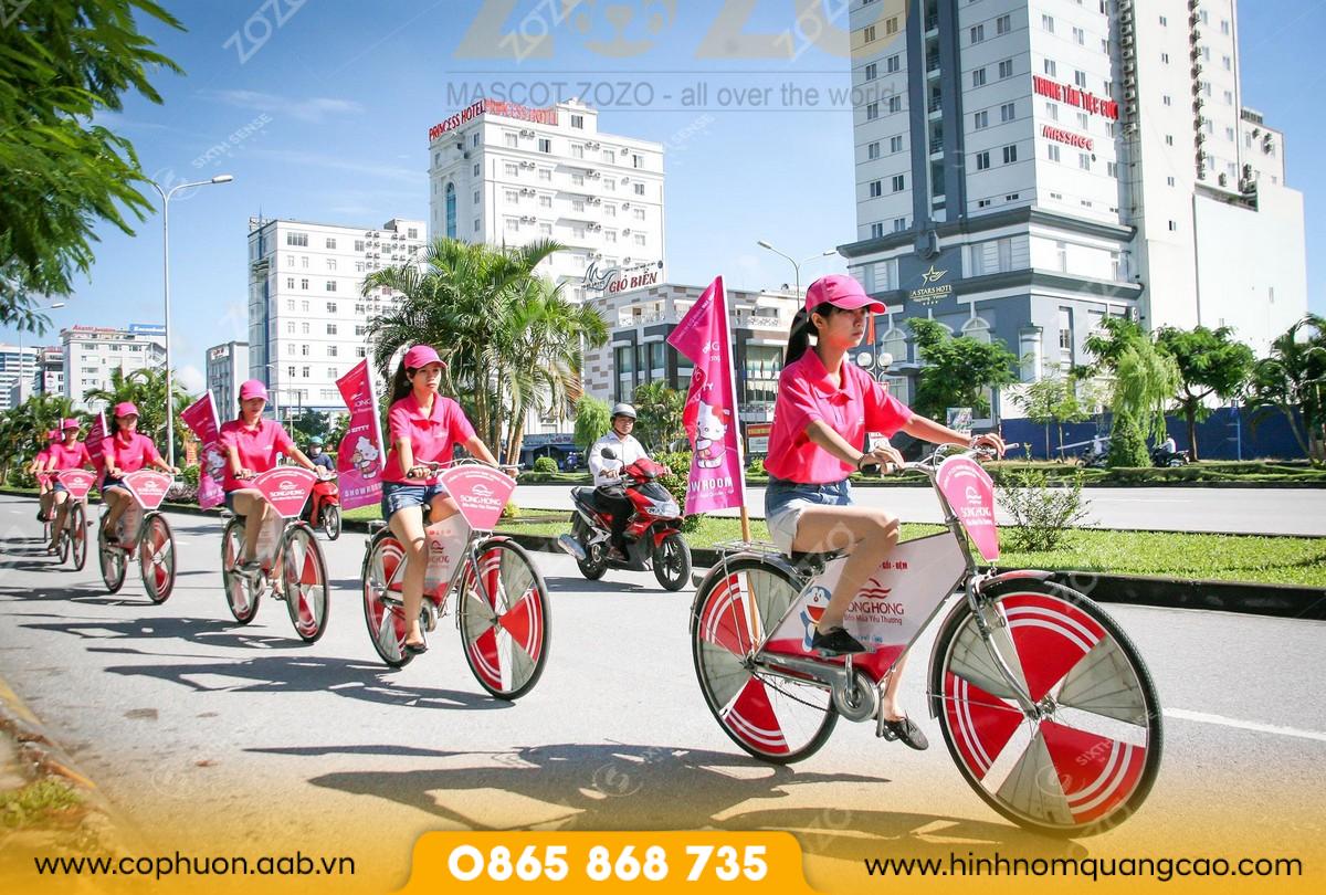 Cờ phướn Roadshow kích thước bao nhiêu 2 Cờ phướn Roadshow ra mắt sản phẩm