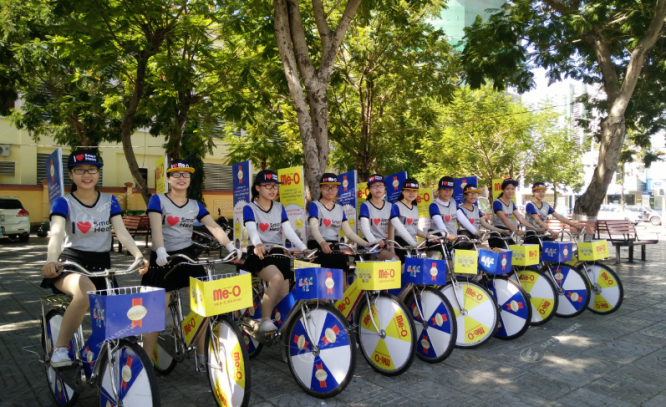 Cờ phướn Roadshow diễu hành đường phố 2 Cờ phướn Roadshow diễu hành đường phố