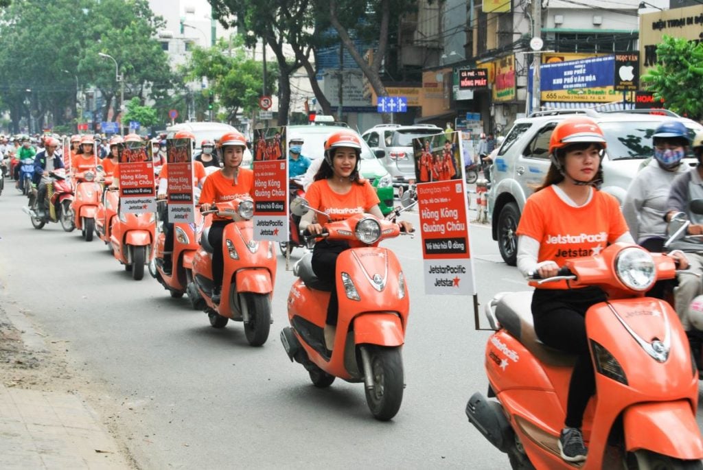 Đặt may Cờ phướn Roadshow