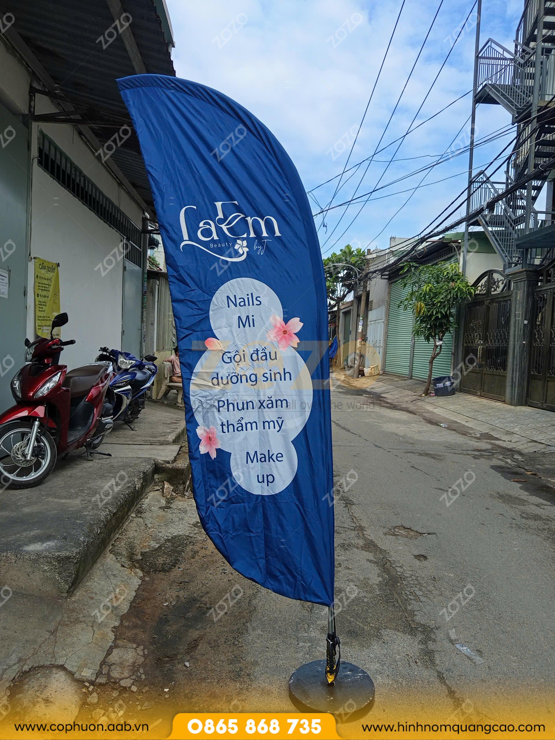Cờ phướn quảng cáo lắp đặt vỉa hè 5 May cờ phướn quảng cáo đẹp