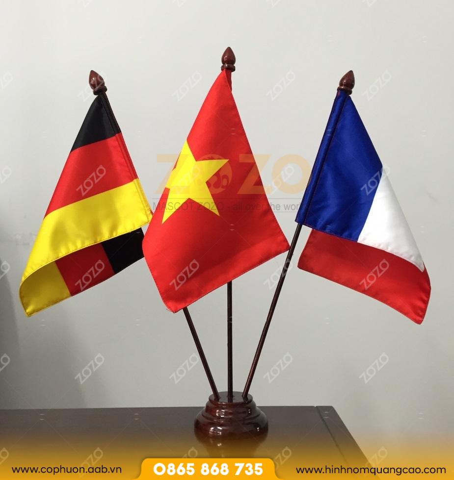 Cờ để bàn 3 lá in theo yêu cầu 2 Cờ để bàn 3 lá in theo yêu cầu