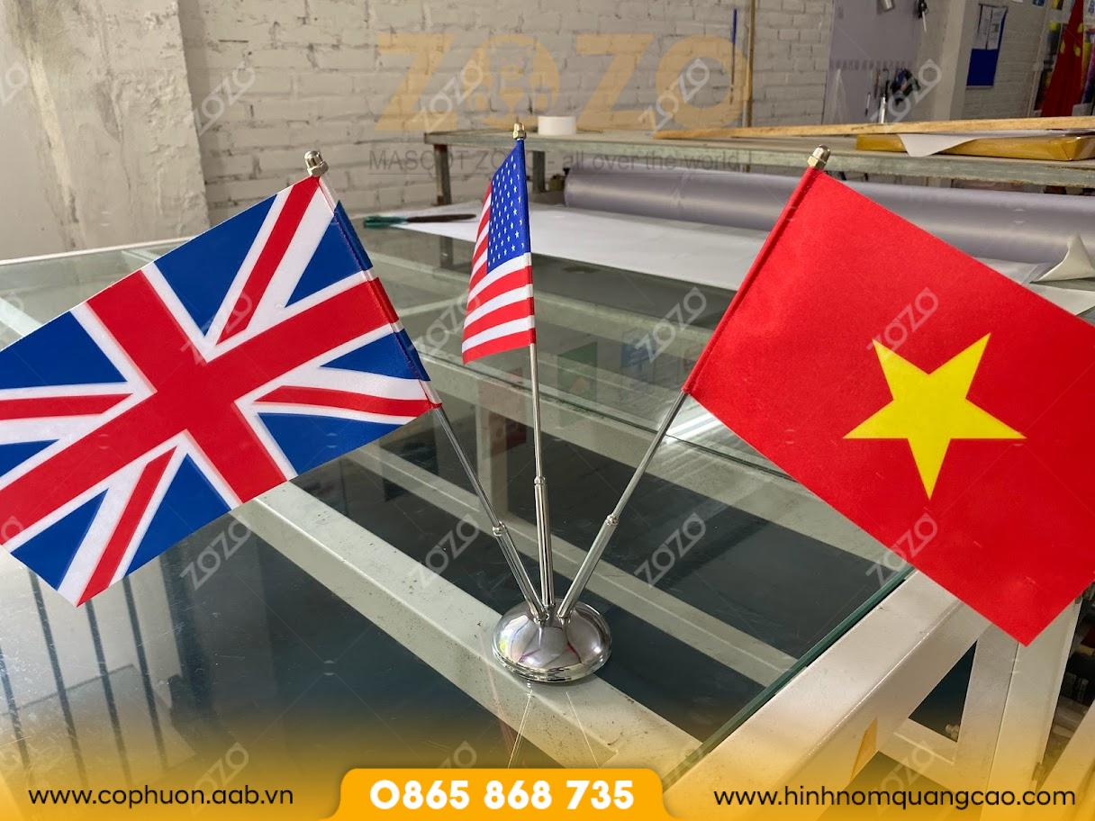 Cờ để bàn 3 lá in theo yêu cầu 3 Cờ để bàn 3 lá in theo yêu cầu