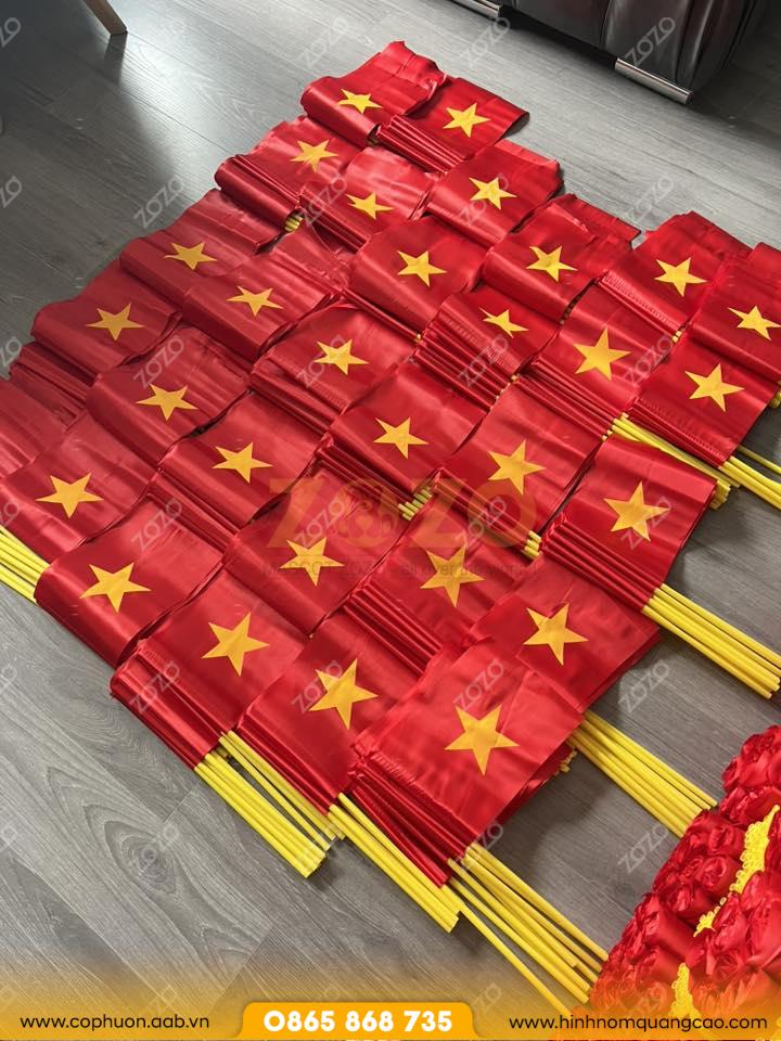 CỜ CẦM TAY