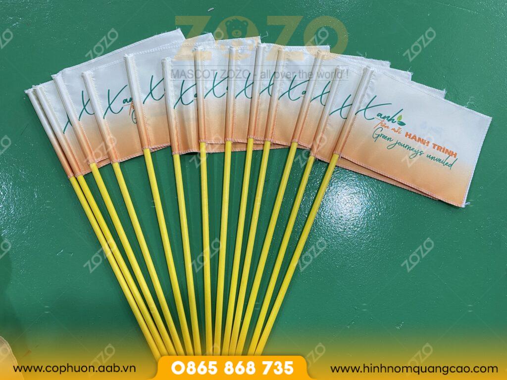 CỜ CẦM TAY