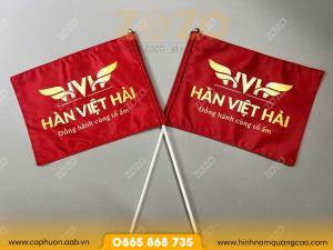 Đặt may cờ cầm tay cờ in logo công ty giá rẻ