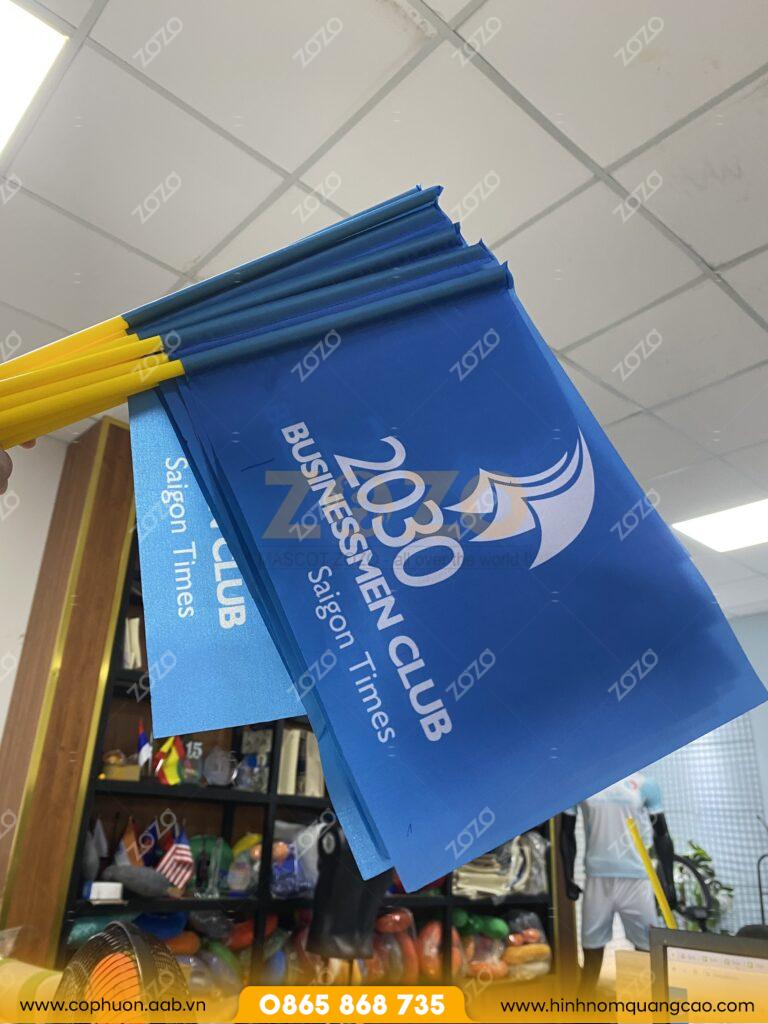 Đặt may cờ cầm tay cờ in logo công ty giá rẻ